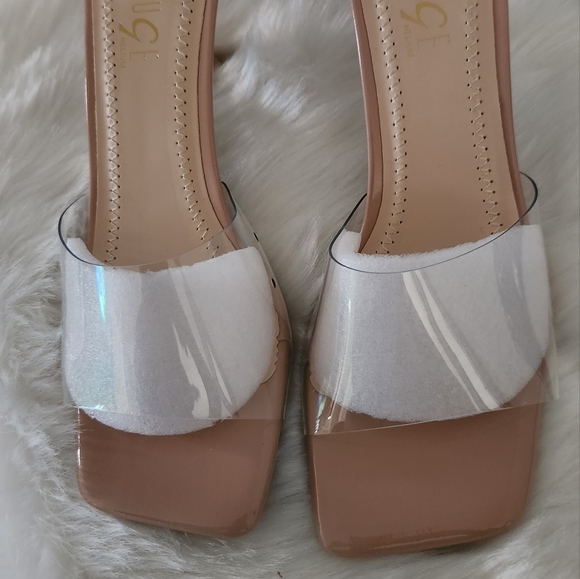 NWT !! ROUGE SANDALS !! - Picture 3 of 7